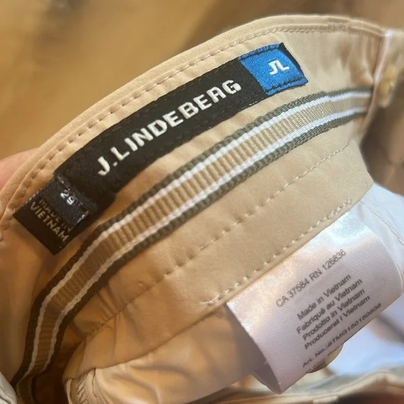 J Lindeberg Men's 29 Kahki Golf Cargo Shorts Quick Dry Performance - Picture 5 of 9